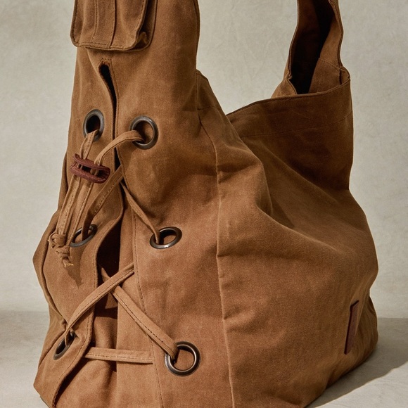 We The Free Maverick Sling Tote - Picture 4 of 4